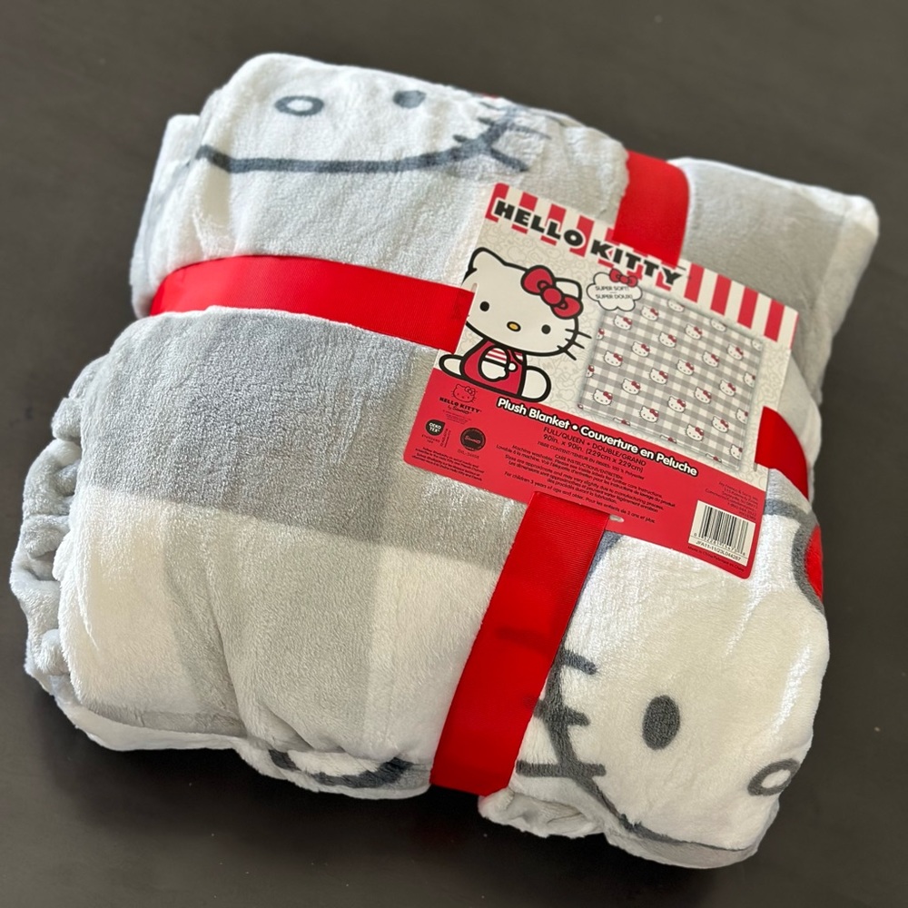 Hello Kitty Valentines Light Grey Full/Queen Plush Blanket - Picture 1 of 2